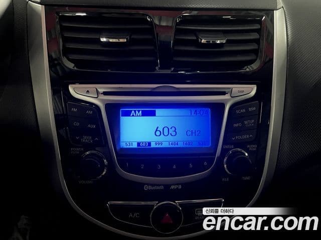 Hyundai Accent(новый кузов / новое поколение) Premier, 2011 10