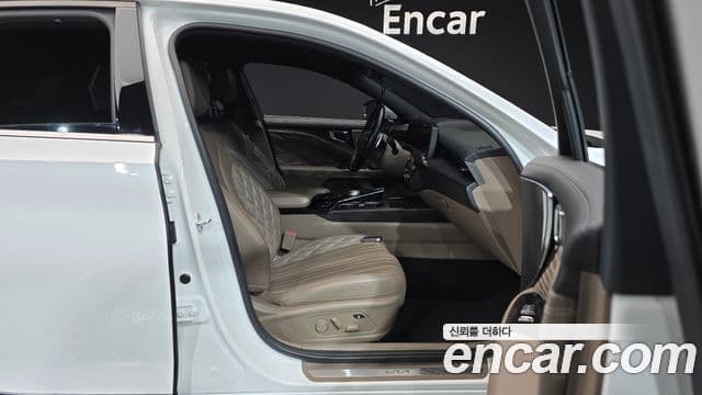 Kia K8 гибрид Signature, 2022 10