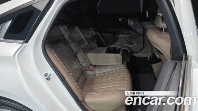 Kia K8 гибрид Signature, 2022 12