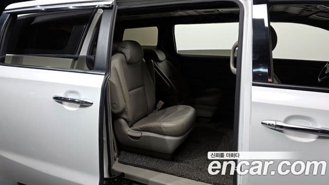 Kia All New Carnival Luxury, 2018 12