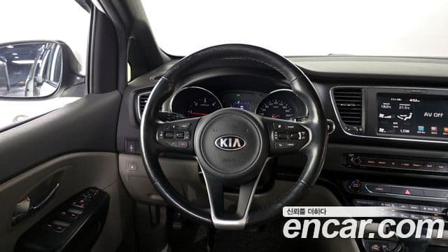 Kia All New Carnival Luxury, 2018 13