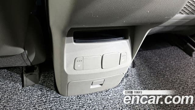 Kia All New Carnival Luxury, 2018 18