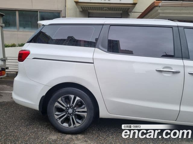 Kia The / новый New Carnival Luxury, 2019 3