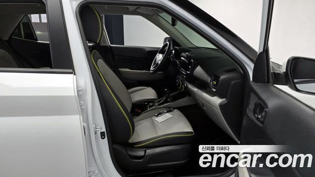 Hyundai Venue 1.6 Flux, 2023 11