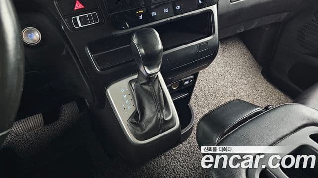 Hyundai Staria Modern, 2022 9