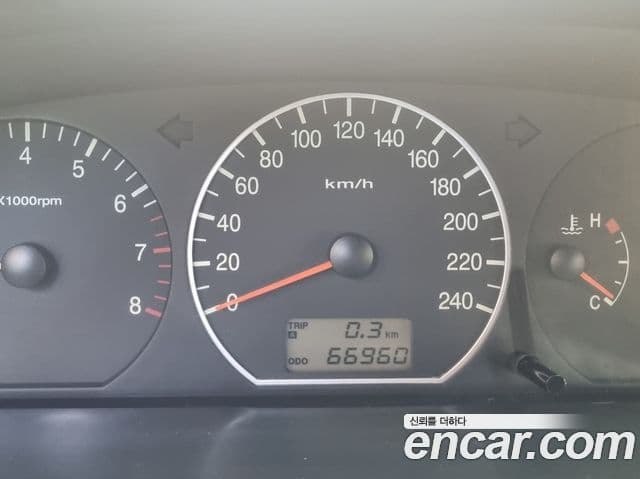 Hyundai New Grandeur XG люксовая версия, 2005 6