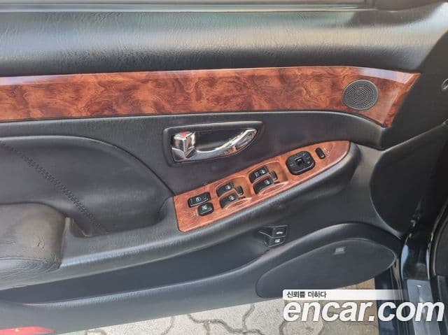 Hyundai New Grandeur XG люксовая версия, 2005 11