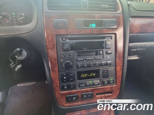 Hyundai New Grandeur XG люксовая версия, 2005 14