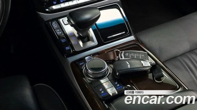 Genesis EQ900 Prestige, 2018 9