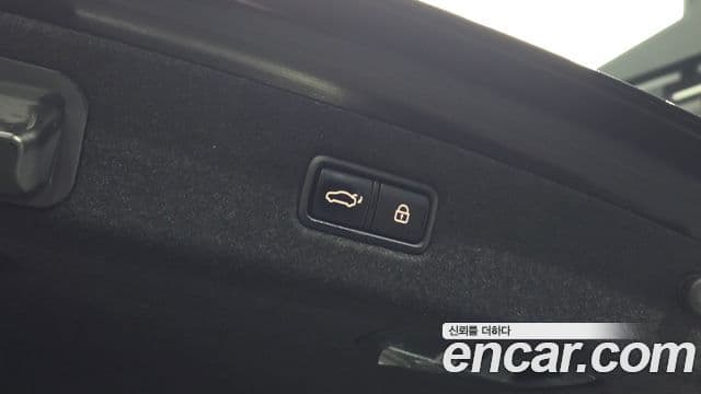 Genesis EQ900 Prestige, 2018 17