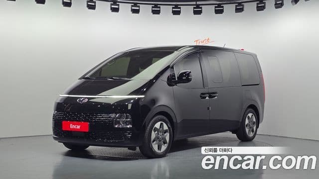 Hyundai Staria Modern, 2023 1