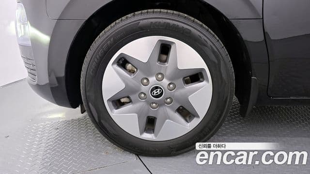 Hyundai Staria Modern, 2023 все фото