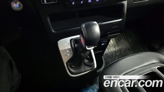 Hyundai Staria Modern, 2023 9