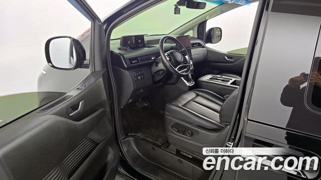 Hyundai Staria Modern, 2023 10