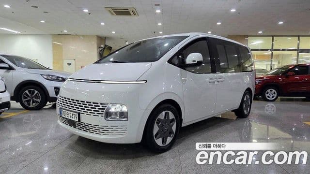 Hyundai Staria Modern, 2025 1