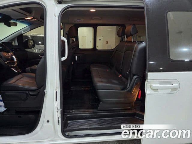 Hyundai Staria Modern, 2025 7