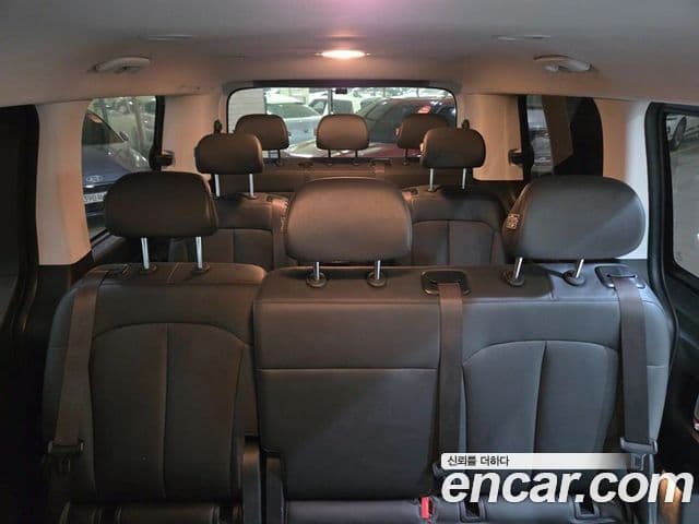 Hyundai Staria Modern, 2025 8