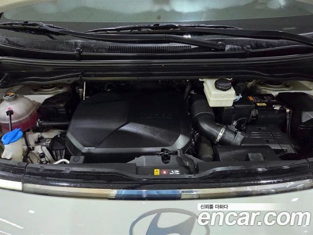 Hyundai Staria Modern, 2025 18