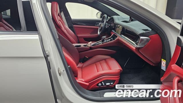 Porsche Panamera (971), 2021 11