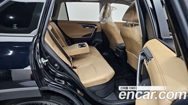 Toyota RAV4 5세대, 2023 12