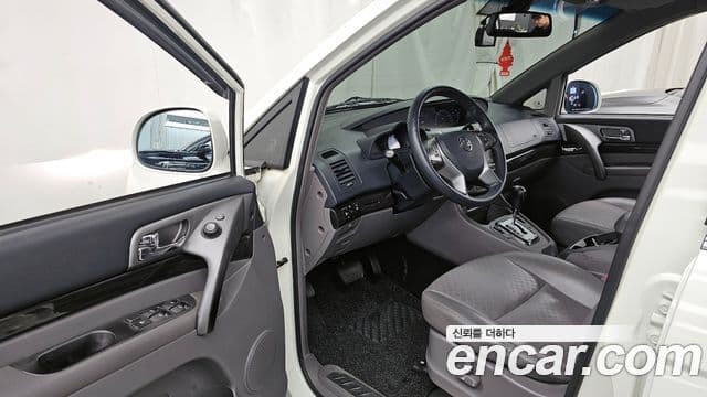 KG모빌리티(SsangYong) Korando 투리스모 4WD outdoor Edition 9인승, 2016 10