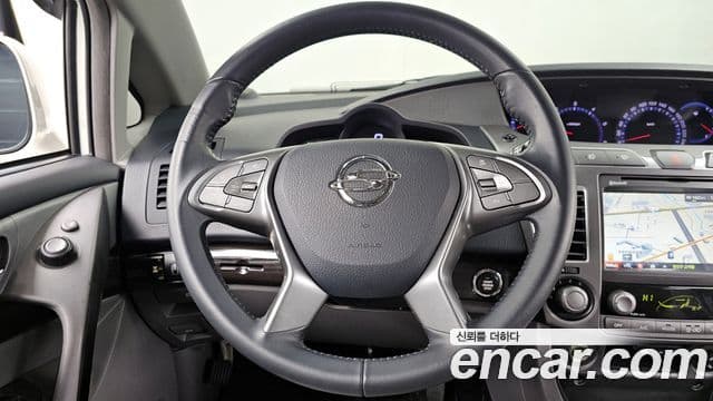 KG모빌리티(SsangYong) Korando 투리스모 4WD outdoor Edition 9인승, 2016 13