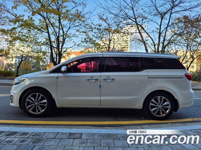 Kia All New Carnival Noblesse, 2018 3