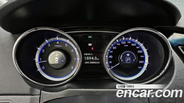 Hyundai YF Sonata LPI Luxury(для людей с инвалидностью), 2011 8