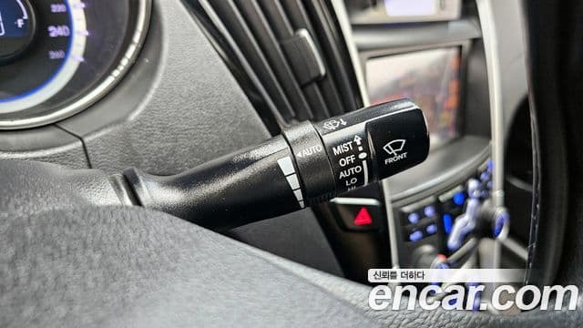 Hyundai YF Sonata LPI Luxury(для людей с инвалидностью), 2011 18