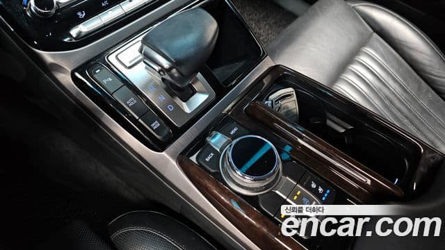 Genesis EQ900 Luxury, 2016 9