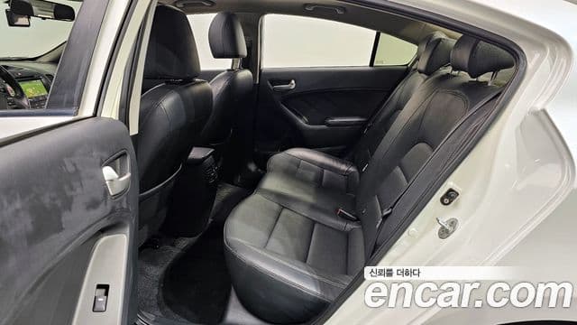 Kia K3 Trendy, 2015 12