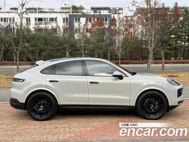 Porsche Cayenne (PO536) 3.0 купе, 2024 6