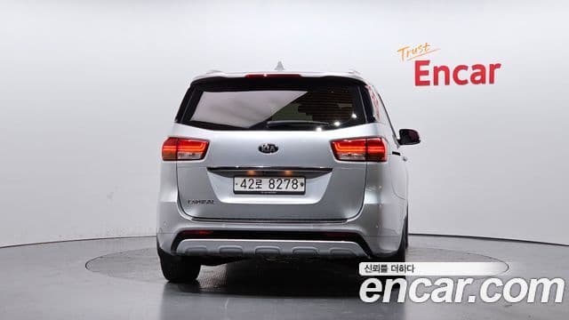 Kia All New Carnival Noblesse, 2015 4