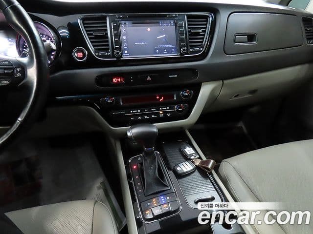 Kia All New Carnival Prestige, 2017 9