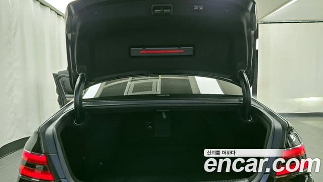 Genesis G90 Premium Luxury, 2019 20