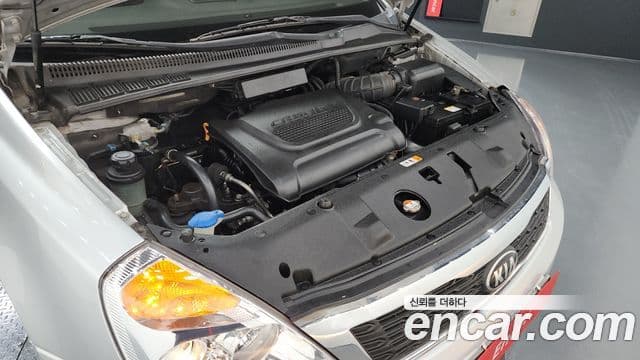 Kia Carnival R Premium, 2014 6