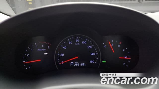 Kia Carnival R Premium, 2014 8