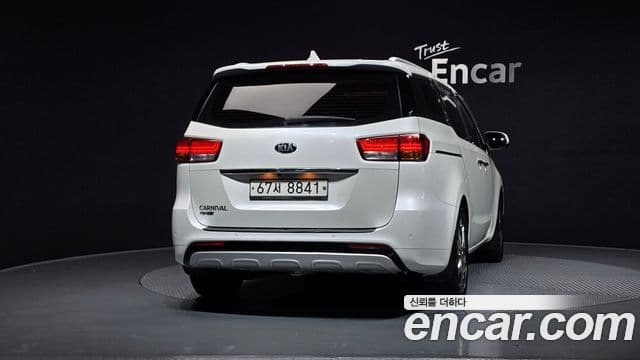 Kia All New Carnival Prestige, 2015 4