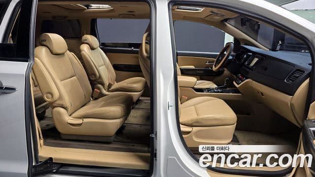 Kia All New Carnival Prestige, 2015 10