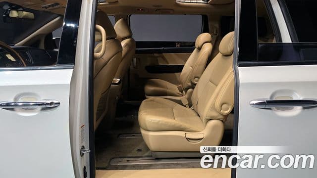Kia All New Carnival Prestige, 2015 12