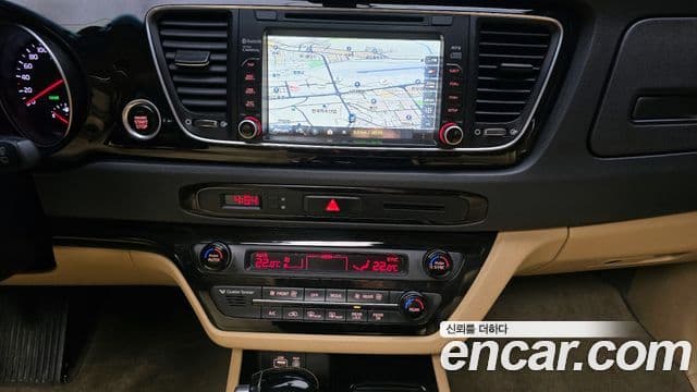 Kia All New Carnival Prestige, 2015 15