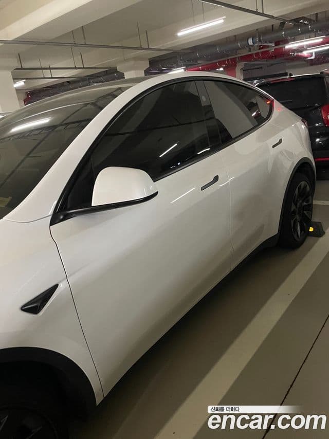 Tesla модель Y Long Range AWD, 2024 3