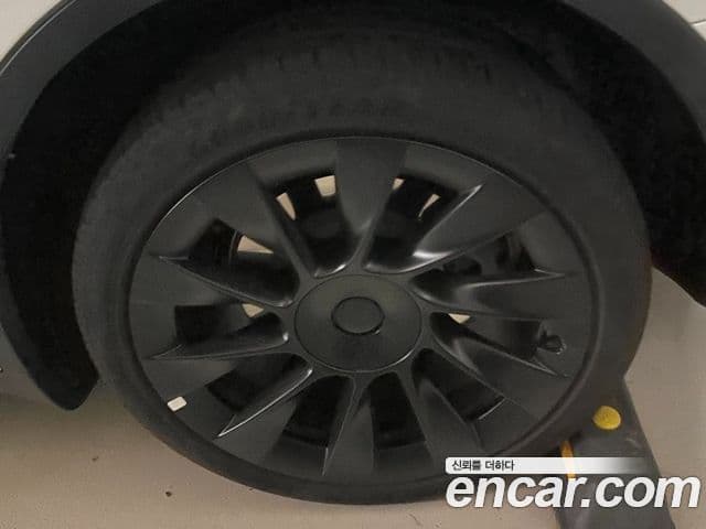 Tesla модель Y Long Range AWD, 2024 6