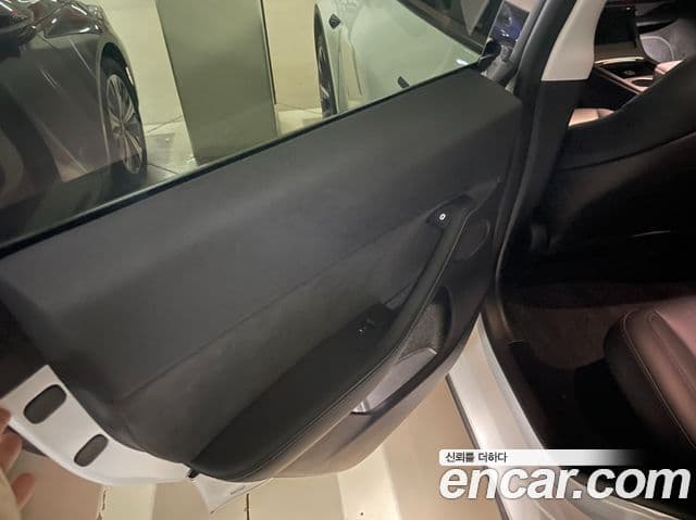 Tesla модель Y Long Range AWD, 2024 13