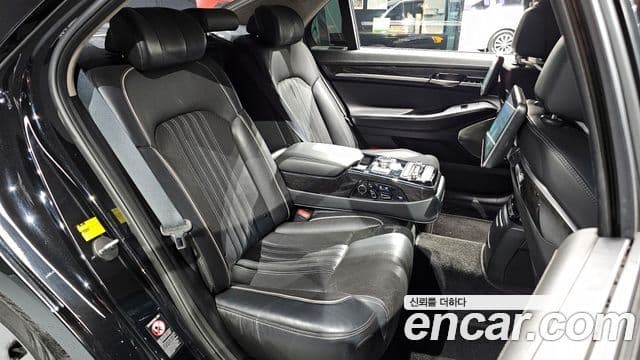 Genesis EQ900 Prestige, 2016 13