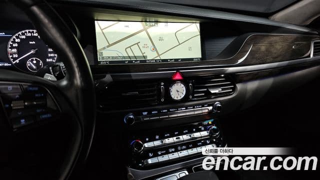 Genesis EQ900 Prestige, 2016 16