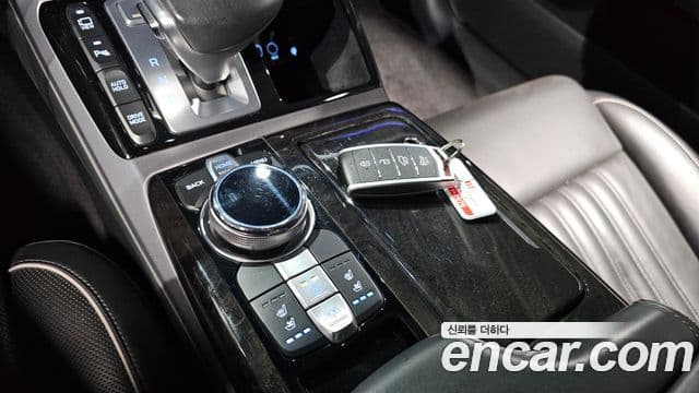 Genesis EQ900 Prestige, 2016 18