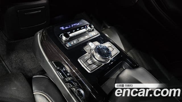 Genesis EQ900 Prestige, 2016 19