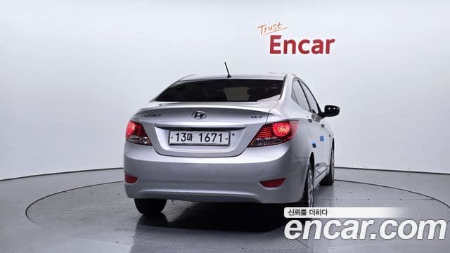 Hyundai Accent(новый кузов / новое поколение) Luxury, 2011 4