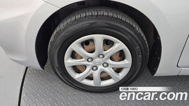 Hyundai Accent(новый кузов / новое поколение) Luxury, 2011 все фото